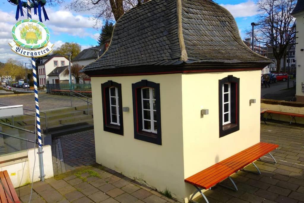 Pearl Studio Apart - King Bed - Netflix - Projector - Fast Wi-Fi Trier Eksteriør bilde