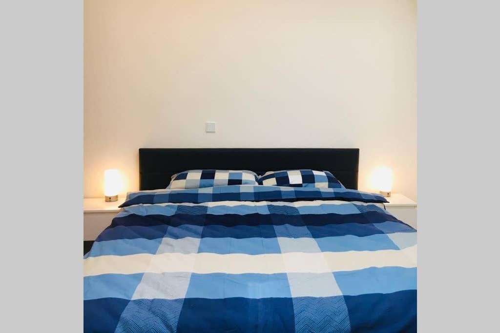 Pearl Studio Apart - King Bed - Netflix - Projector - Fast Wi-Fi Trier Eksteriør bilde