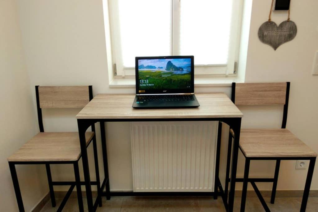 Pearl Studio Apart - King Bed - Netflix - Projector - Fast Wi-Fi Trier Eksteriør bilde